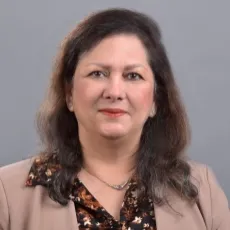 Rakhshanda M Munir, MD