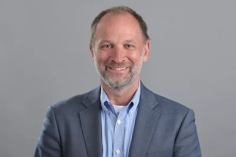 Scott Schlidt, M.D., a board-certified cardiothoracic surgeon at UChicago Medicine AdventHealth Hinsdale